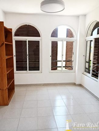 1d083abc-0004216002