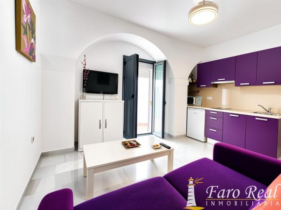 f84b1652-0004270124